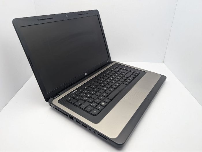 Ноутбук HP 655 / 15.6" (1366x768) TN / AMD E-450 (2 ядра по 1.6 GHz) / 6 GB DDR3 / 120 GB SSD / AMD Radeon HD 6320 Graphics / WebCam / DVD-ROM б/в - зображення 4