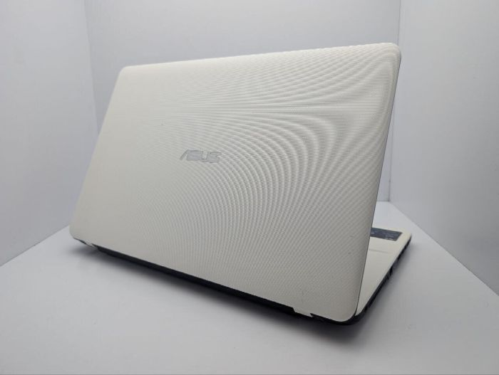Ноутбук Asus F751M / 17.3" (1600x900) TN / Intel Pentium N3530 (4 ядра по 2.16 - 2.58 GHz) / 8 GB DDR3 / 120 GB SSD / Intel HD Graphics / WebCam / DVD-ROM б/в - зображення 8