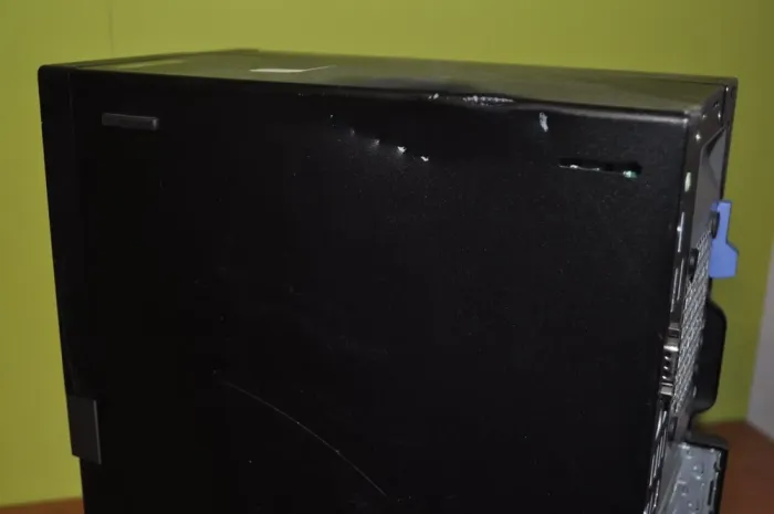 Комп'ютер Dell OptiPlex 7040 Tower / Intel Core i5-6500 (4 ядра по 3,2-3,6 ГГц) / 32 ГБ DDR4 / 500 ГБ SSD / Intel HD Graphics 530 / DVD-ROM б/в - зображення 4