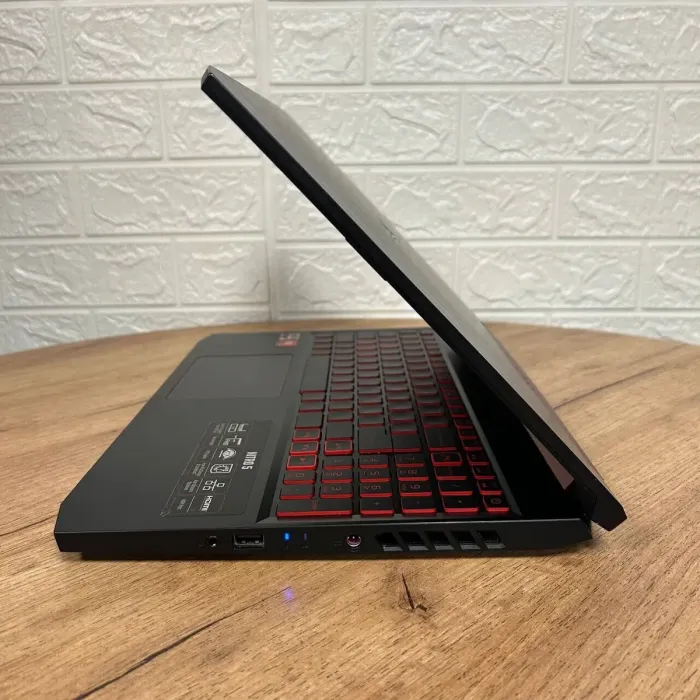 Ігровий ноутбук Acer Nitro 5 AN515-43 / 15.6" (1920x1080) IPS / AMD Ryzen 5 3550H (4 (8) ядра по 2.1 - 3.7 GHz) / 8 GB DDR4 / 256 GB SSD / AMD Radeon RX 560X, 4 GB GDDR5, 128-bit / WebCam б/в - зображення 5