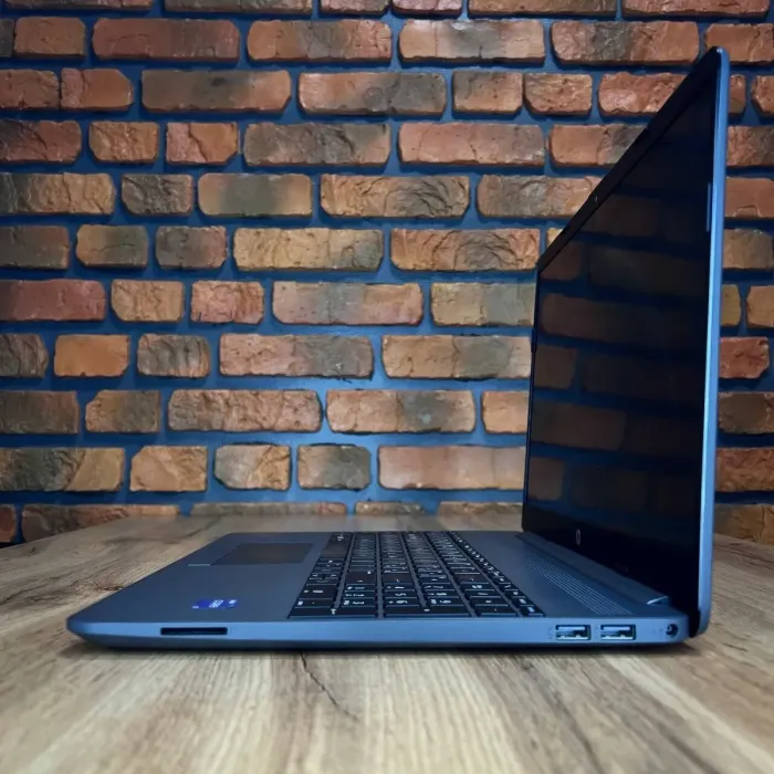 Ноутбук Б-клас HP 250 G9 (6F216EA) / 15.6" (1920x1080) IPS / Intel Core i5-1235U (10 (12) ядер по 3.3 - 4.4 GHz) / 16 GB DDR5 / 512 GB SSD / Intel Iris Xe Graphics / WebCam / HDMI б/в - зображення 8
