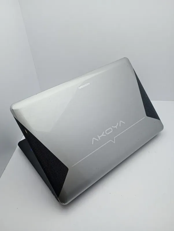 Ноутбук Acer Medion Akoya / 17.3" (1600x900) TN / Intel Core i3-350M (2 (4) ядра по 2.26 GHz) / 6 GB DDR3 / 64 GB SSD + 500 GB HDD / Intel HD Graphics / WebCam б/в - зображення 7