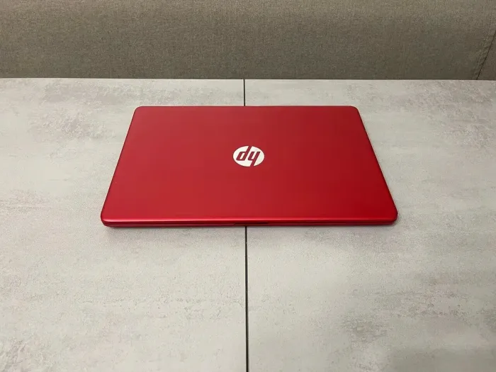 Ультрабук Б-клас HP 15-dw0083wm / 15.6" (1366x768) TN / Intel Pentium Silver N5030 (4 ядра по 1.1 - 3.1 GHz) / 4 GB DDR4 / 128 GB SSD / Intel UHD Graphics 605 / WebCam / USB 3.1 / HDMI б/в - зображення 6