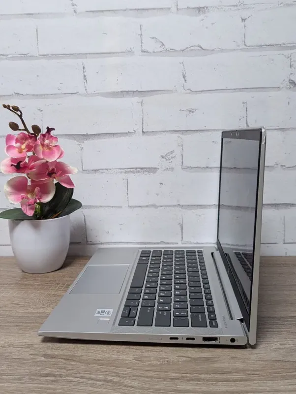 Ультрабук Б-клас HP EliteBook 830 G7 / 13.3" (1920x1080) IPS / Intel Core i5-10310U (4 (8) ядра по 1.7 - 4.4 GHz) / 16 GB DDR4 / 256 GB SSD / Intel UHD Graphics / WebCam / HDMI б/в - зображення 8