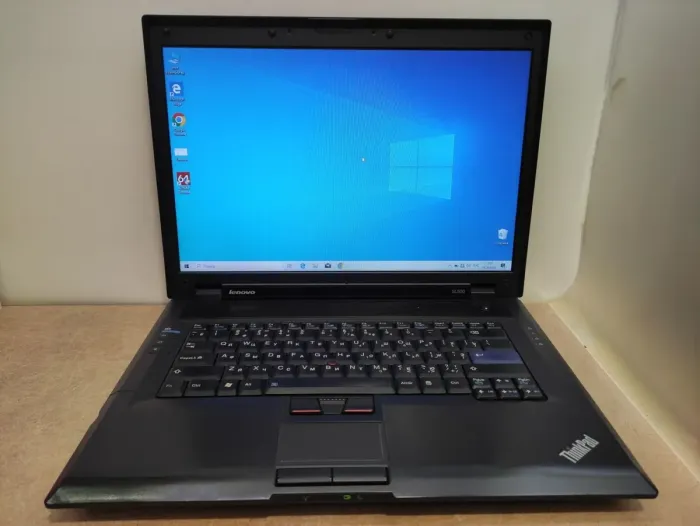 Ноутбук Б-клас Lenovo ThinkPad SL500 / 15.4" (1280x800) TN / Intel Celeron T3100 (2 ядра по 1.9 GHz) / 4 GB DDR2 / 120 GB SSD / Intel GMA Graphics X4500 / DVD-ROM б/в - зображення 2