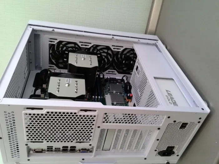 Сервер Vinga Midi Tower / 2x Intel Xeon E5-2680 v4 (14 (28) ядер по 2.4 - 3.3 GHz) / 1600 GB SSD NEW+4000 GB SAS / 256 GB DDR4 / 1000W Gold б/в - зображення 14