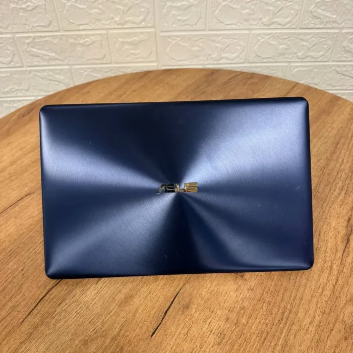 Ультрабук Asus ZenBook 3 Deluxe UX490UAR / 14" (1920x1080) IPS / Intel Core i5-7200U (2 (4) ядра по 2.5 - 3.1 GHz) / 8 GB DDR4 / 512 GB SSD NVMe / Intel UHD Graphics 620 / WebCam б/в - зображення 3