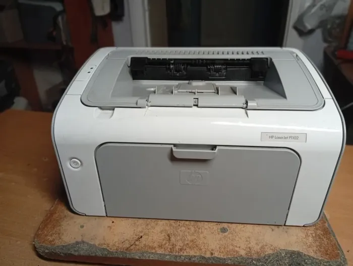 Принтер HP LaserJet Pro P1102 / Лазерний монохромний друк / 600 x 600 dpi / A4 / 18 стор/хв / USB 2.0 б/в - зображення 2