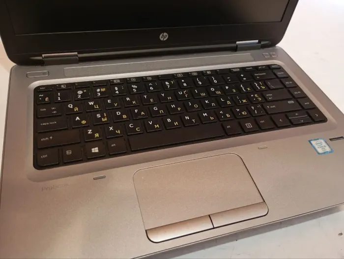 Ноутбук Б-клас HP ProBook 640 G2 / 14" (1366x768) TN / Intel Core i5-6300U (2 (4) ядра по 2.4 - 3.0 GHz) / 8 GB DDR4 / 500 GB HDD / Intel HD Graphics 520 / WebCam / АКБ не тримає б/в - зображення 8