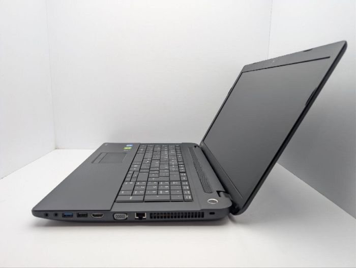 Ноутбук Toshiba Satellite C70-A / 17.3" (1600x900) TN / Intel Core i3-3120M (2 (4) ядра по 2.5 GHz) / 6 GB DDR3 / 500 GB HDD / nVidia GeForce 710M, 1 GB GDDR3, 64-bit / WebCam / DVD-ROM б/в - изображение 5