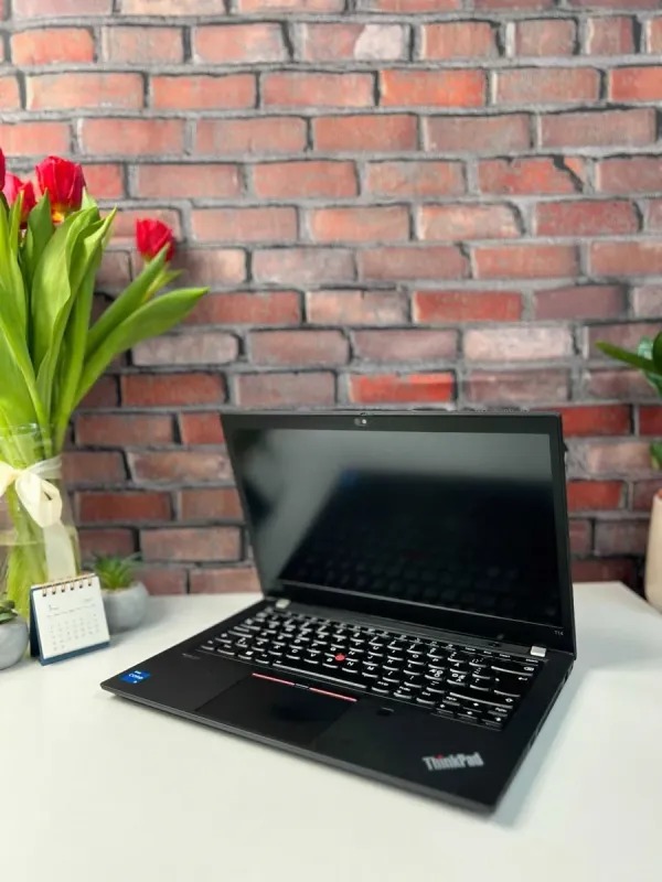 Ультрабук Lenovo ThinkPad T14 Gen 2 / 14" (1920x1080) IPS / Intel Core i5-1135G7 (4 (8) ядра по 4.2 GHz) / 16 GB DDR4 / 256 GB SSD M.2 / Intel Iris Xe Graphics / WebCam б/в - зображення 8