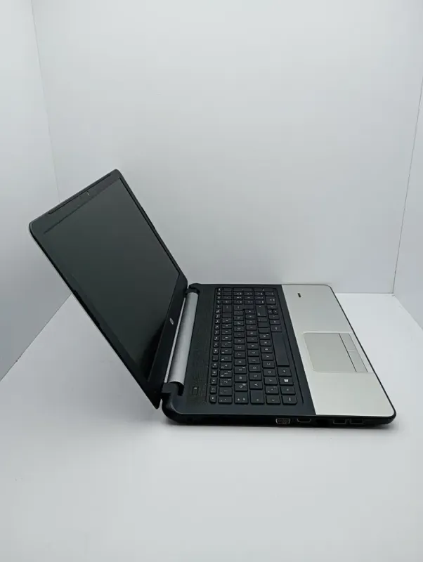Ноутбук HP ProBook 350 G2 / 15.6" (1366x768) TN / Intel Core i3-5010U (2 (4) ядра по 2.1 GHz) / 8 GB DDR3 / 240 GB SSD / Intel HD Graphics 5500 / WebCam б/в - зображення 5