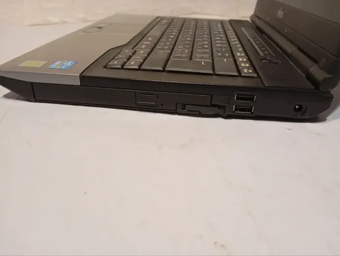 Ноутбук Б-клас Fujitsu LifeBook S782 / 14" (1600x900) TN / Intel Core i5-3230M (2 (4) ядра по 2.6 - 3.2 GHz) / 8 GB DDR3 / 120 GB SSD / Intel HD Graphics 4000 / WebCam / DVD-ROM б/в - зображення 6