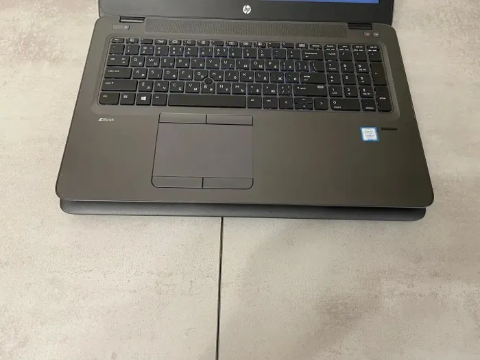 Мобільна робоча станція HP ZBook 15u G4 / 15.6" (1920x1080) TN / Intel Core i7-7500U (2 (4) ядра по 2.7 - 3.5 GHz) / 16 GB DDR4 / 250 GB SSD M.2 / AMD FirePro W4190M, 2 GB GDDR5, 128-bit / WebCam / USB 3.1 / DisplayPort б/в - зображення 6