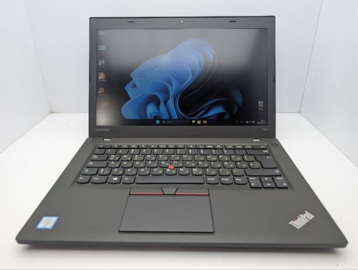 Ноутбук Lenovo ThinkPad T460 / 14" (1920x1080) TN / Intel Core i5-6300U (2 (4) ядра по 2.4 - 3.0 GHz) / 8 GB DDR3 / 240 GB SSD / Intel HD Graphics 520 / WebCam б/в - зображення 2