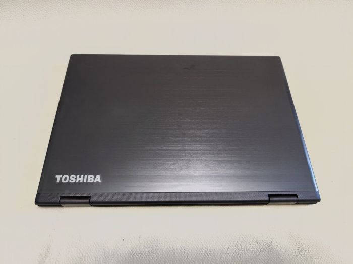 Нетбук-трансформер Toshiba Radius 12 P25W 2-in-1 / 12.5" (3840x2160) IPS Touch / Intel Core i7-6500U (2 (4) ядра по 2.5 - 3.1 GHz) / 8 GB DDR4 / 256 GB SSD / Intel HD Graphics 520 / WebCam б/в - зображення 8