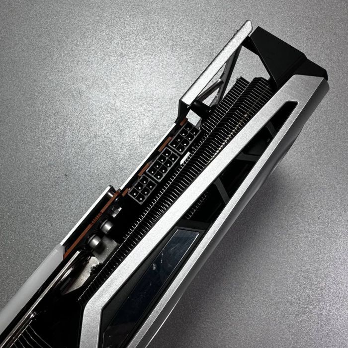 Дискретна відеокарта Sapphire Nitro+ Radeon RX 6900 XT Special Edition OC, 16 GB GDDR6, 256-bit / 1x HDMI, 2x DisplayPort, 1x USB Type-C / (11308-03-20G) б/в - зображення 4