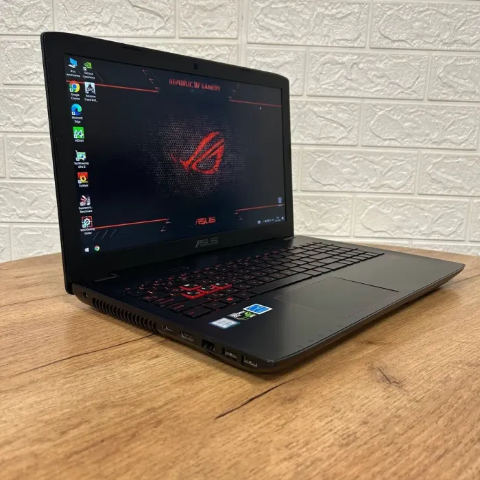 Ігровий ноутбук Б-клас Asus ROG Strix GL552VW / 15.6" (1920x1080) IPS / Intel Core i7-6700HQ (4 (8) ядра по 2.6 - 3.5 GHz) / 16 GB DDR4 / 128 GB SSD M.2 + 500 GB HDD / nVidia GeForce GTX 960M, 2 GB GDDR5, 128-bit / WebCam б/в - зображення 4