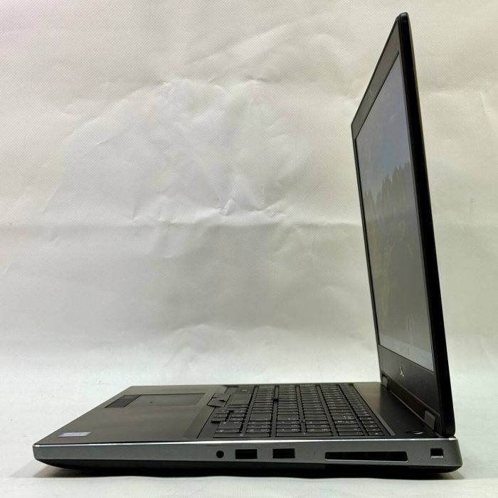 Мобільна робоча станція Dell Precision 7530 / 15.6" (1920x1080) IPS / Intel Core i7-8850H (6 (12) ядер по 2.6 - 4.3 GHz) / 16 GB DDR4 / 1000 GB SSD / nVidia Quadro P1000, 4 GB GDDR5, 128-bit / WebCam / Windows 11 Pro б/в - зображення 6