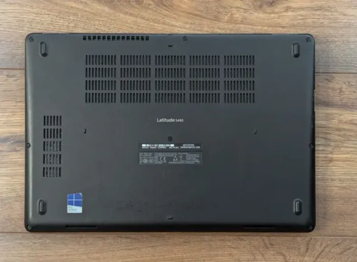 Ультрабук Dell Latitude 5480 / 14" (1366x768) TN / Intel Core i5-7300HQ (4 ядра по 2.5 - 3.5 GHz) / 8 GB DDR4 / 256 GB SSD / Intel HD Graphics 630 / WebCam б/в - зображення 6