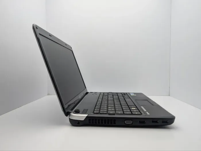 Ноутбук Fujitsu LifeBook AH531 / 15.6" (1366x768) TN / Intel Core i5-2430M (2 (4) ядра по 2.4 - 3.0 GHz) / 6 GB DDR3 / 240 GB HDD / Intel HD Graphics 3000 / WebCam б/в - зображення 5