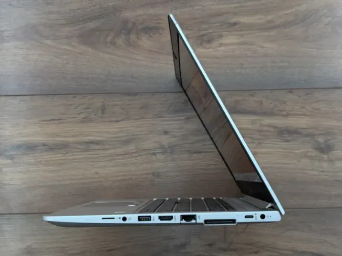 Ультрабук HP Elitebook 745 G5 / 14" (1920x1080) IPS / AMD Ryzen 7 Pro 2700U (4 (8) ядра по 2.2 - 3.8 GHz) / 8 GB DDR4 / 256 GB SSD / AMD Radeon Vega 10 Graphics / WebCam / Fingerprint / HDMI б/в - зображення 5