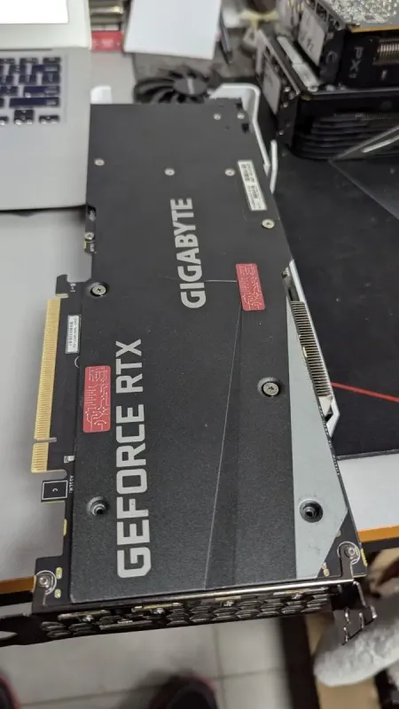 Дискретна відеокарта nVidia GeForce RTX 3080, 10 GB GDDR6X, 320-bit / 2x HDMI, 2x DisplayPort / Система охолодження від Gigabyte Vision б/в - зображення 3