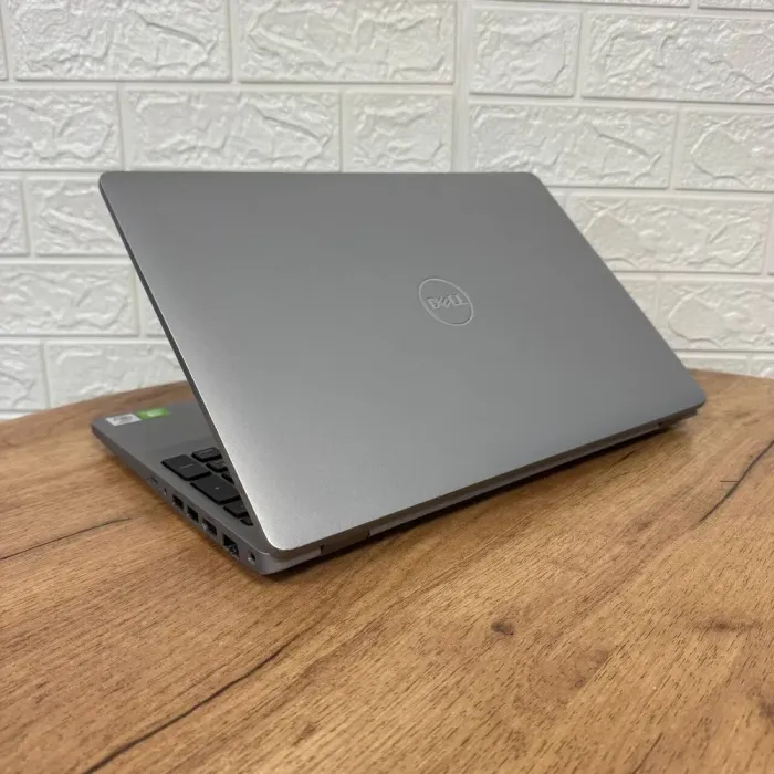 Мобільна робоча станція Б-клас Dell Precision 3551 / 15.6" (1920x1080) IPS / Intel Core i7-10850H (6 (12) ядра по 2.7 - 5.1 GHz) / 16 GB DDR4 / 512 GB SSD / nVidia Quadro P620, 4 GB GDDR5, 128-bit / WebCam б/в - зображення 6