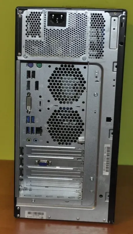 Комп'ютер Fujitsu Esprimo P758 E85 Tower / Intel Core i3-8100 (4 ядра по 3.6 GHz) / 16 GB DDR4 / 240 GB SSD + 500 GB HDD / Intel UHD Graphics 630 / Windows 11 Pro б/в - зображення 7