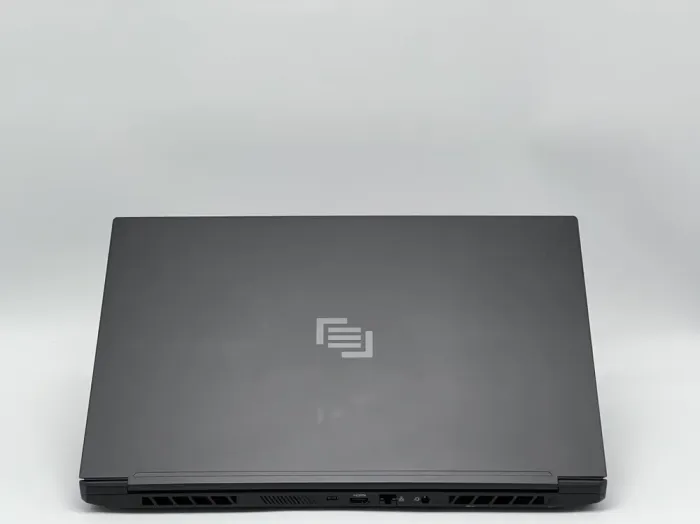 Ігровий ноутбук MainGear Vector Pro MG-VCP17I-3080 / 17.3" (1920x1080) IPS / Intel Core i7-11800H (8 (16) ядер по 2.3 - 4.6 GHz) / 32 GB DDR4 / 960 GB SSD / nVidia GeForce RTX 3080, 16 GB GDDR6, 256-bit / WebCam б/в - зображення 5