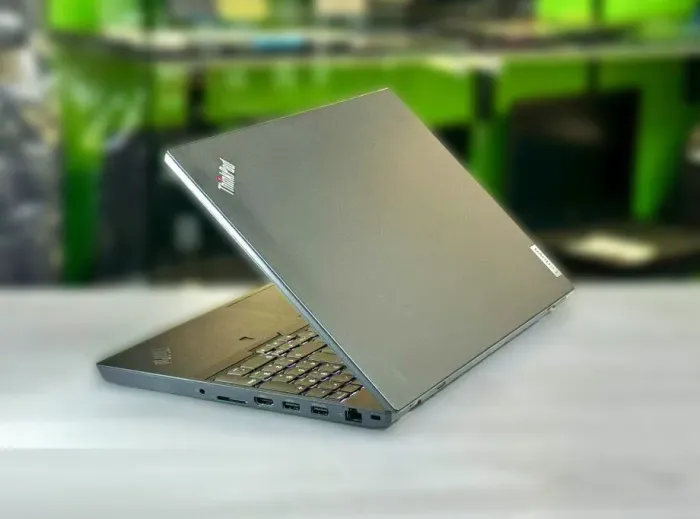 Ігровий ноутбук Lenovo ThinkPad T15p Gen 3 / 15.6" (1920x1080) IPS / Intel Core i7-12700H (14 (20) ядер по 3.5 - 4.7 GHz) / 16 GB DDR5 / 512 GB SSD M.2 / nVidia GeForce RTX 3050, 4 GB GDDR6, 128-bit / WebCam / Win 11 Pro б/в - зображення 6