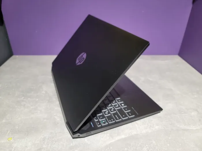 Ігровий ноутбук HP Pavilion Gaming 15-EС2823NO / 15.6" (1920x1080) IPS / AMD Ryzen 5 5600H (6 (12) ядер по 3.3 - 4.2 GHz) / 16 GB DDR4 / 1000 GB SSD / nVidia GeForce RTX 3050, 4 GB GDDR6, 128-bit / WebCam б/в - зображення 5