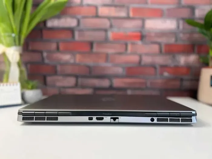 Мобільна робоча станція Dell Precision 7560 / 15.6" (1920x1080) IPS / Intel Core i9-11950H (8 (16) ядер по 2.6 - 5.0 GHz) / 32 GB DDR4 / 1000 GB SSD M.2 / nVidia RTX A4000, 8 GB GDDR6, 256-bit / WebCam б/в - зображення 6