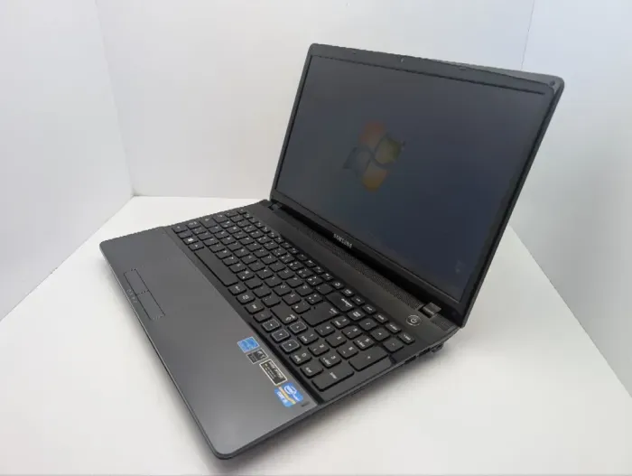 Ноутбук Samsung NP300E5C / 15.6" (1366x768) TN / Intel Core i5-3210M (2 (4) ядра по 2.5 - 3.1 GHz) / 6 GB DDR3 / 500 GB HDD / nVidia GeForce GT 620M, 1 GB GDDR3, 64-bit / WebCam / DVD-ROM б/в - зображення 7