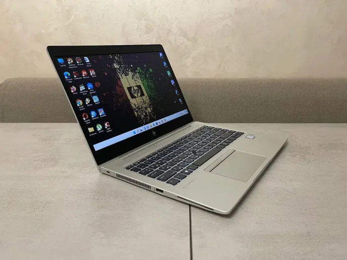 Ультрабук Б-клас HP EliteBook 840 G5 / 14" (1920x1080) IPS / Intel Core i5-8365U (4 (8) ядра по 1.6 - 4.1 GHz) / 16 GB DDR4 / 256 GB SSD M.2 / Intel UHD Graphics 620 б/в - зображення 5