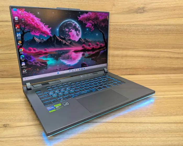 Ігровий ноутбук Asus ROG Strix G16 G614YIR / 16" (1920x1080) IPS / Intel Core i9-14900HX (24 (32) ядра по 1,6 - 5,8 ГГц) / 32 ГБ DDR5 / 1000 ГБ SSD / nVidia GeForce RTX 4070, 8 ГБ GDDR6, 128-bit / WebCam / Windows 11 б/в - зображення 4