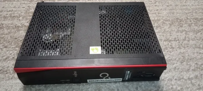 Неттоп Fujitsu FUTRO S720 USFF / AMD GX-217GA (2 ядра по 1.65 GHz) / 4 GB DDR3 / 8 GB SSD / AMD Radeon HD 8280E / Win 7 б/в - зображення 2