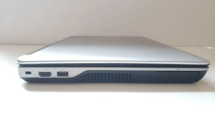 Ігровий ноутбук Dell Latitude E6540 / 15.6" (1920x1080) TN / Intel Core i7-4800MQ (4 (8) ядра по 2.7 - 3.7 GHz) / 16 GB DDR3 / 256 GB SSD + 750 GB HDD / AMD Radeon HD 8790M, 2 GB GDDR5, 128-bit / WebCam б/в - зображення 4