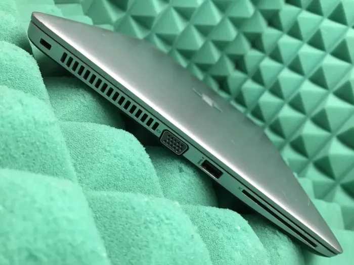 Ноутбук Б-клас HP EliteBook 840 G3 / 14" (1920x1080) IPS / Intel Core i5-6300U (2 (4) ядра по 2.4 - 3.0 GHz) / 8 GB DDR4 / 256 GB SSD / Intel HD Graphics 520 / WebCam / Fingerprint / DisplayPort б/в - зображення 5