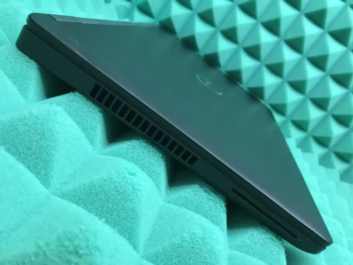 Ноутбук Б-клас Dell Latitude E5570 / 15.6" TN / Intel Core i5-6440HQ (4 ядра по 2.6-3.5 GHz) / 8GB DDR4 / 128GB SSD + 500GB HDD / HD Graphics 530 / WebCam / HDMI / Win 10 б/в - зображення 5