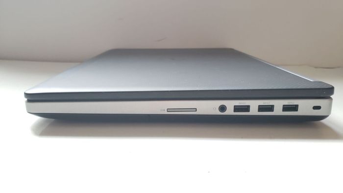 Мобільна робоча станція Dell Precision 7520 / 15,6" (1920x1080) IPS / Intel Core i7-6820HQ (4 (8) ядра по 2,7 - 3,6 ГГц) / 32 ГБ DDR4 / 128 ГБ SSD + 480 ГБ SSD / nVidia Quadro M1200, 4 ГБ GDDR5, 128-біт / WebCam б/в - зображення 5