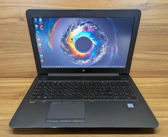 Ультрабук HP zBook 15 G4 / 15.6" (1920x1080) IPS / Intel Core i5-7440HQ (4 ядра по 2.8 - 3.8 GHz) / 16 GB DDR4 / 480 GB SSD / Intel HD Graphics 630 / Fingerprint / Windows 10 б/в - зображення 2