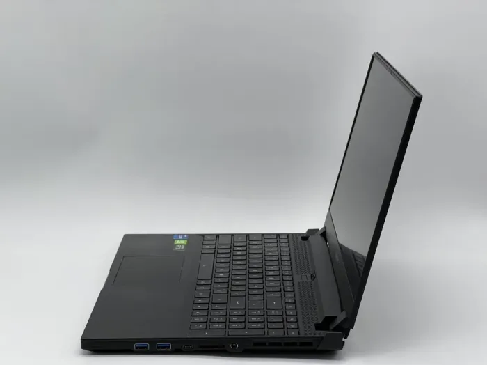 Ігровий ноутбук Gigabyte Aorus 15P KD / 15.6" (1920x1080) IPS / Intel Core i7-11800H (8 (16) ядер по 2.3 - 4.6 GHz) / 32 GB DDR4 / 960 GB SSD / nVidia GeForce RTX 3060, 6 GB GDDR6, 192-bit / WebCam б/в - зображення 4