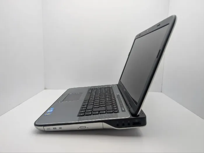 Ноутбук Dell XPS L502X / 15.6" (1366x768) TN / Intel Core i7-2670QM (4 (8) ядра по 2.2 - 3.1 GHz) / 8 GB DDR3 / 1000 GB HDD / nVidia GeForce GT 540M, 2 GB GDDR3, 128-bit / WebCam / DVD-ROM б/в - зображення 5