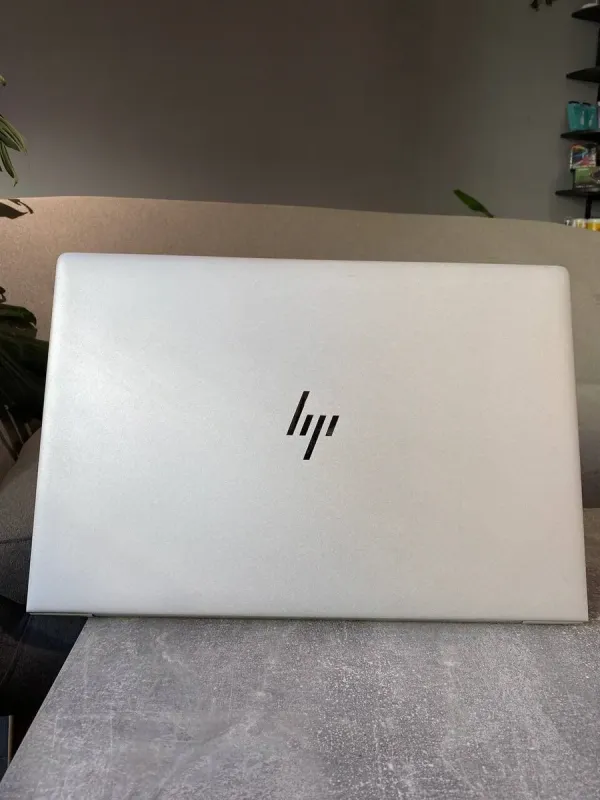 Ультрабук HP EliteBook 850 G6 / 15.6" (1920x1080) TN / Intel Core i5-8365U (4 (8) ядра по 1.6 - 4.1 GHz) / 16 GB DDR4 / 256 GB SSD M.2 / Intel UHD Graphics / WebCam / Win 10 б/в - зображення 3