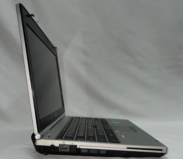 Нетбук HP EliteBook 2560p / 12.5" TN / Core i5-2520M (2(4) ядра по 2.5-3.2 GHz) / 8GB DDR3 / 500GB HDD / HD Graphics 3000 / DVD-ROM / Посиленний АКБ б/в - зображення 3