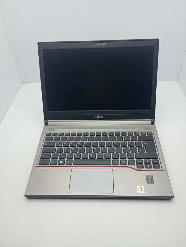 Ноутбук Fujitsu LifeBook E734 / 13.3" (1366x768) TN / Intel Core i5-4300M (2 (4) ядра по 2.6 - 3.3 GHz) / 8 GB DDR3 / 120 GB SDD / Intel HD Graphics 4600 / WebCam б/в - зображення 2