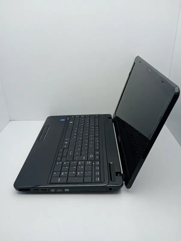 Ноутбук Toshiba Satellite L650 / 15.6" (1366x768) TN / Intel Core i3-380M (2 (4) ядра по 2.53 GHz) / 6 GB DDR3 / 750 GB HDD / Intel HD Graphics / WebCam б/в - зображення 6
