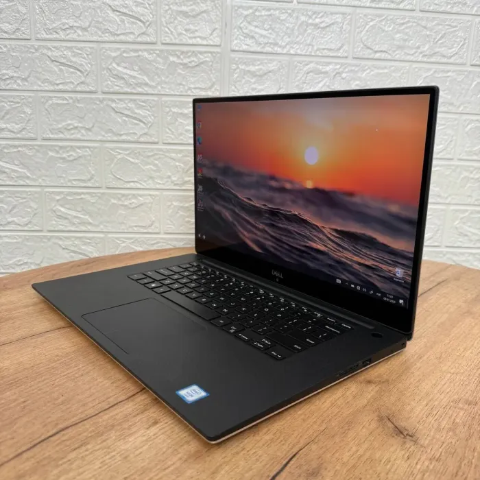 Мобільна робоча станція Dell Precision 5530 / 15.6" (3840x2160) IPS Touch / Intel Xeon E-2176M (6 (12) ядер по 2.7 - 4.4 GHz) / 16 GB DDR4 / 256 GB SSD / nVidia Quadro P1000, 4 GB GDDR5, 128-bit / WebCam б/в - зображення 5