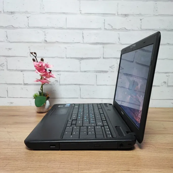 Ноутбук Б-клас Toshiba Satellite C660-25U / 15.6" (1366x768) TN / Intel Core i5-2430M (2 (4) ядра по 2.4 - 3.0 GHz) / 8 GB DDR3 / 256 GB SSD / nVidia GeForce 315M, 1 GB GDDR3, 64-bit / WebCam / DVD-ROM б/в - зображення 6